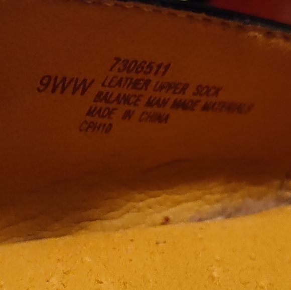 Softspots Neima Patent Leather Heel Size 9 WW - Picture 5 of 5